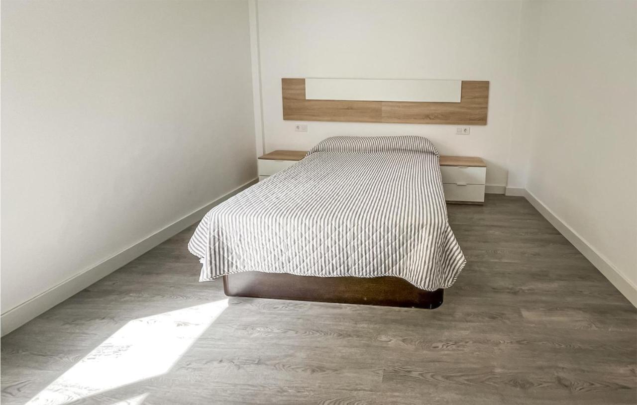 Apartamento 3 Bedroom Awesome In *